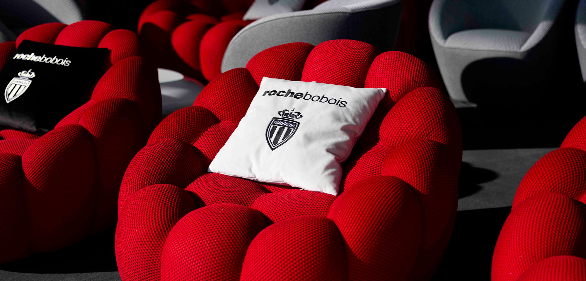 Bubble sofa with a Roche Bobois x AS Monaco pillow